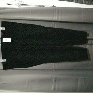Torrid size 1 cheetah pixie pant
